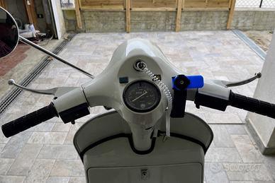 Supporto cellulare quadlock per vespa