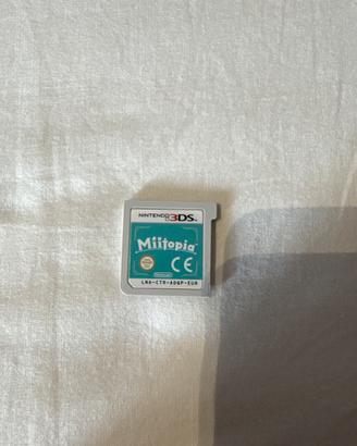 Miitopia 3ds senza scatola usato.
