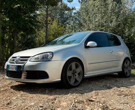 Volkswagen Golf R32