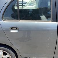 DAIHATSU TREVIS PORTA POSTERIORE DX