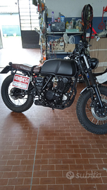 Akita 250 nuova 2800eu Forlì.km 2000 orig