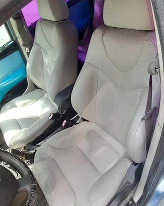 sedili in pelle alfaromeo