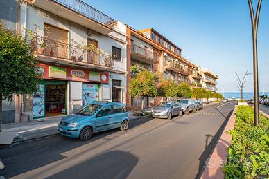 Attività commerciale - Riposto