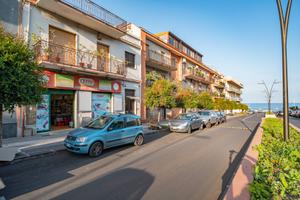 Attività commerciale - Riposto