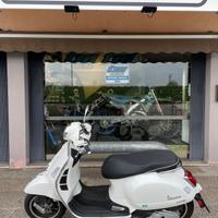VESPA 300 GTS SUPER