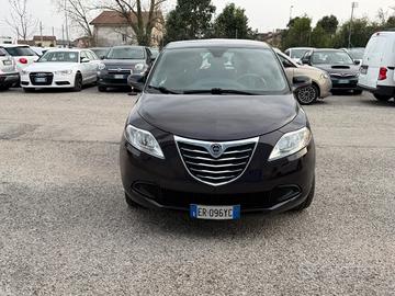 Lancia Ypsilon 1.2 69 CV Unyca