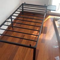 Letto singolo in metallo