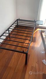 Letto singolo in metallo