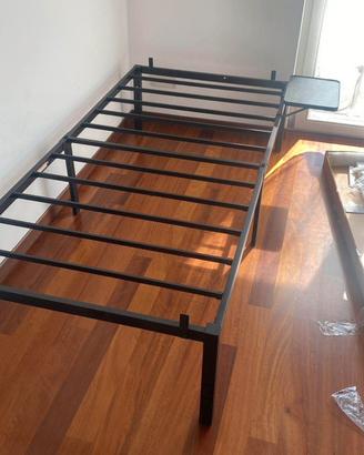 Letto singolo in metallo