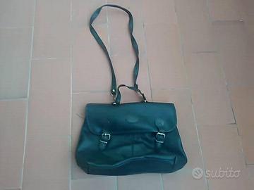 Borse blu scuro e da vetrina