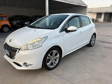 Peugeot 208 GARANZIA 12 MESI