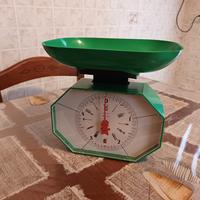 Bilancia analogica da cucina verde