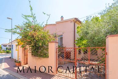 Budoni | Casa di paese con corte privata in pieno