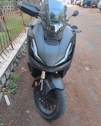 scooter honda adv 350