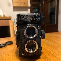 Yashica Mat 124 G