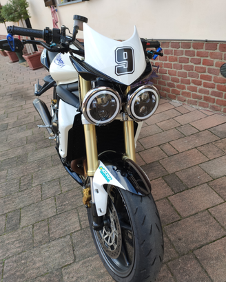 Tirumph street triple 675