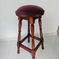 Sgabello alto in legno stile inglese
