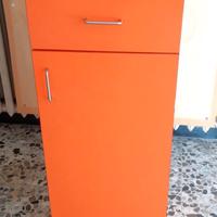 Mobiletto in legno 3 ripiani e cassetto scorrevole