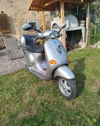 vespa et 4 125