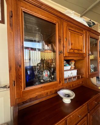 Credenza classica in legno
