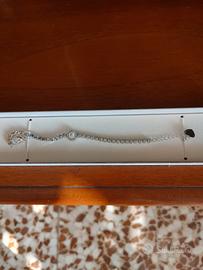 Braccialetto con i brillantini in argento nuovo