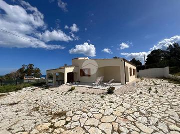 VILLA SINGOLA A CASTELLAMMARE DEL GOLFO
