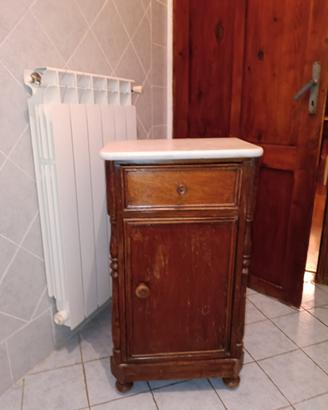 Comodini antichi del 900