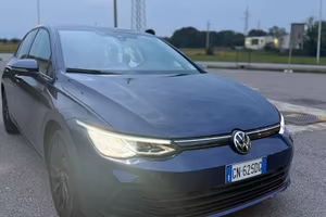 Golf VIII etsi ibrida/benzina 131CV