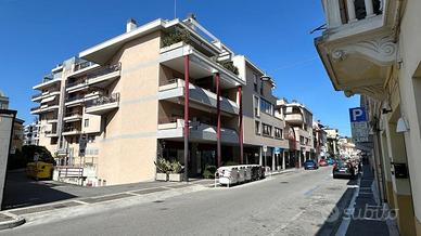 Prestigioso attico con terrazze panoramiche