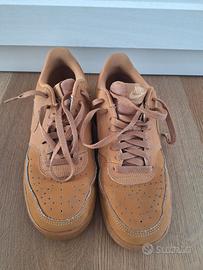 scarpe Nike marroni