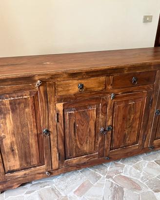 Credenza indiana