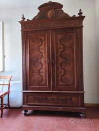 Armadio in legno e radica di arte povera