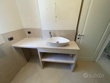 MOBILE BAGNO CON LAVABO E MISCELATORE