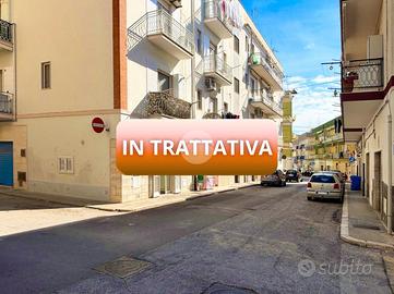 MONOLOCALE A MANFREDONIA