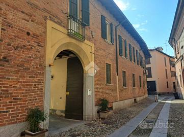 3 LOCALI A PAVIA