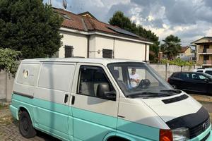 VOLKSWAGEN T4