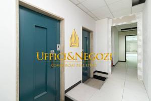 Immobile di 430 m² con più di 5 locali a Milano