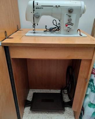 Macchina da cucire Borletti 1102 Superautomatica -