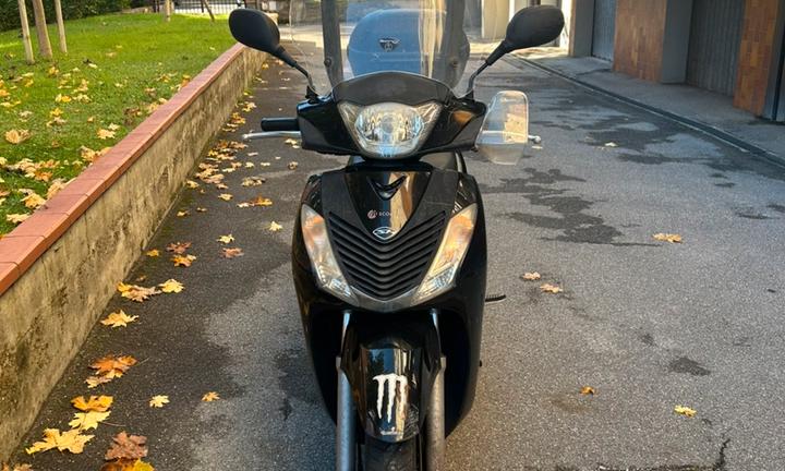 Scooter sh 125