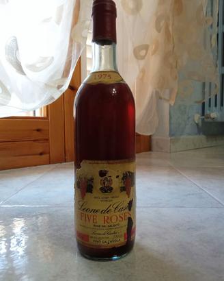 Vino Five Roses 1975