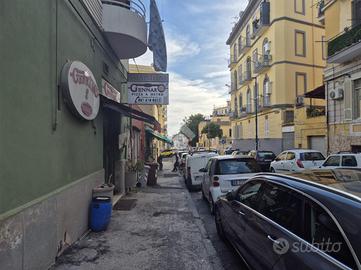 NEGOZIO A NAPOLI
