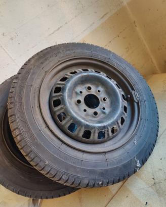 Pneumatici e cerchi 135/80 R13 70Q M+S