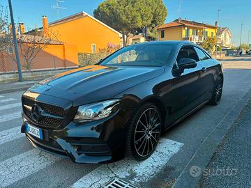 Mercedes e220 premium plus total black