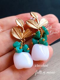 Orecchini con pietre smeraldo e vetro rosa nuovi