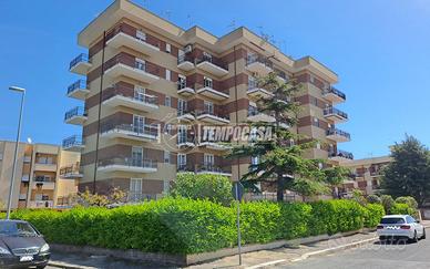 Appartamento al 4°piano con ascensore e Box Auto e