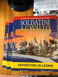 Espositore in legno Soldatini a Cavallo
