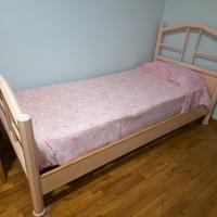 Letto singolo rosa