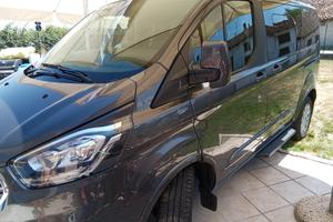 ford tourneo custom 8 posti