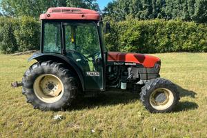 Trattore usato New Holland TNF90