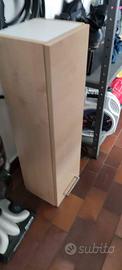Mobiletto da parete con ante in vetro